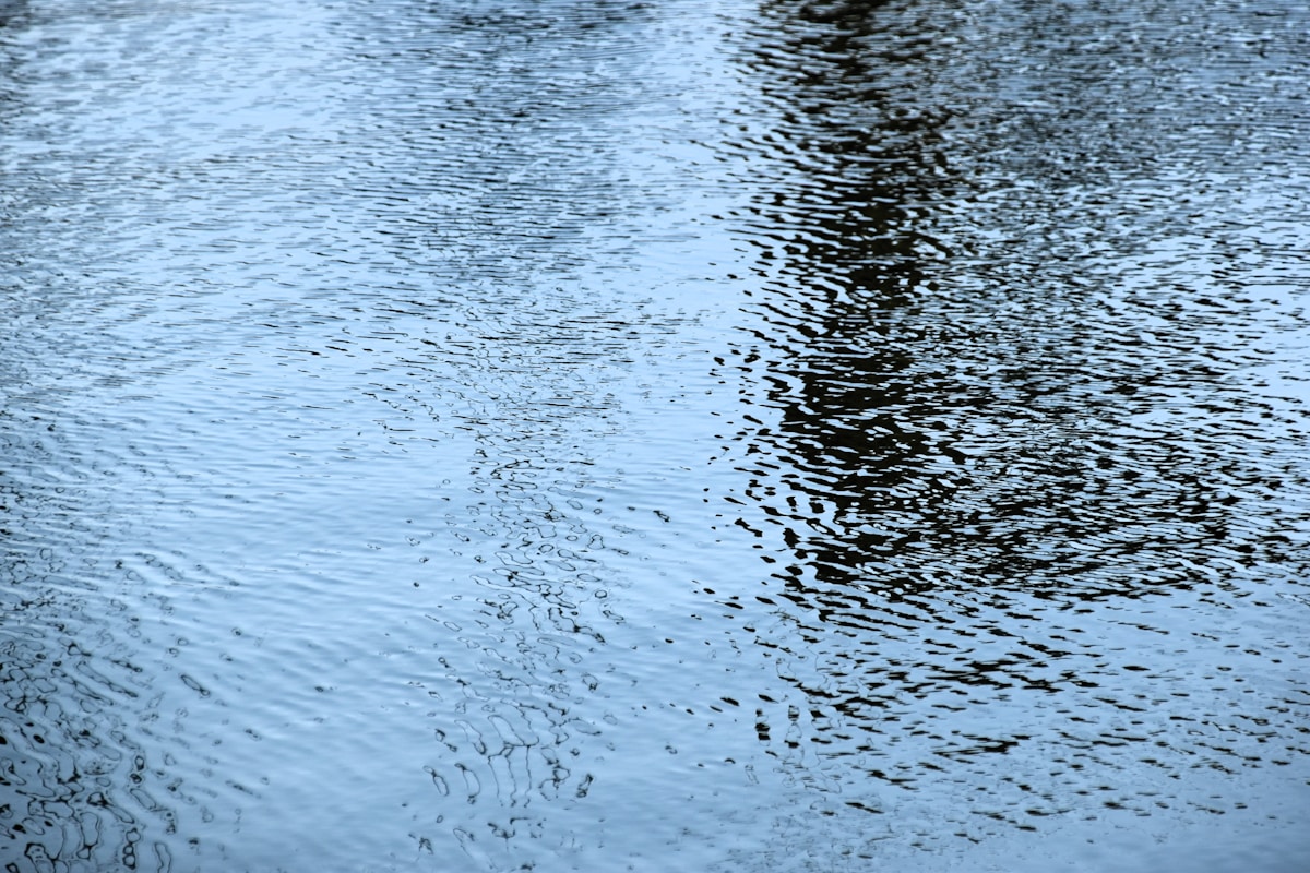 Sensory deprivation float tank for relaxation and meditation