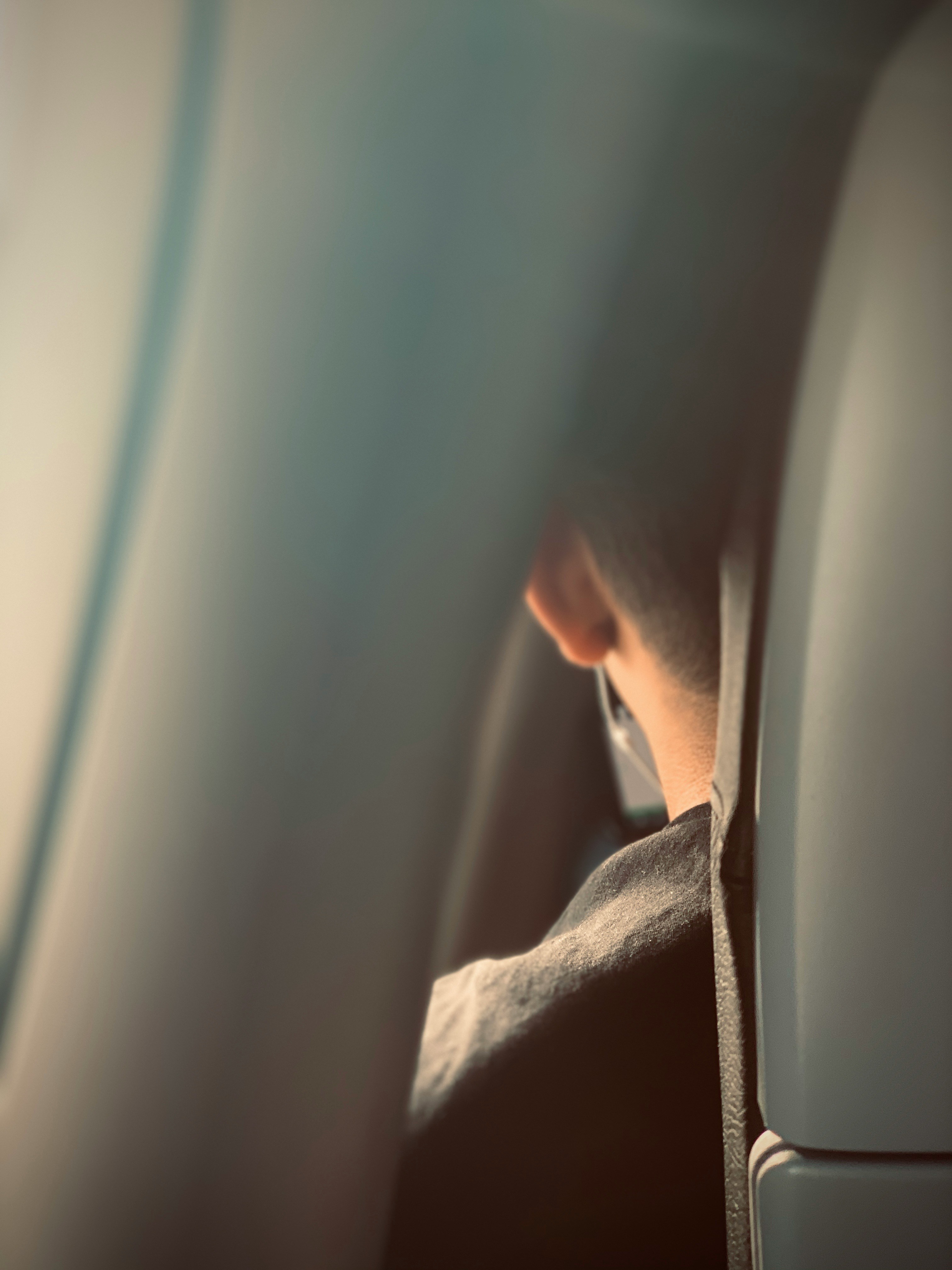 Air travel scene representing leg fatigue and post-flight recovery needs